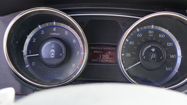 Used 2013 Hyundai Sonata SE w/ Navigation & Sunroof Pkg FWD image 1