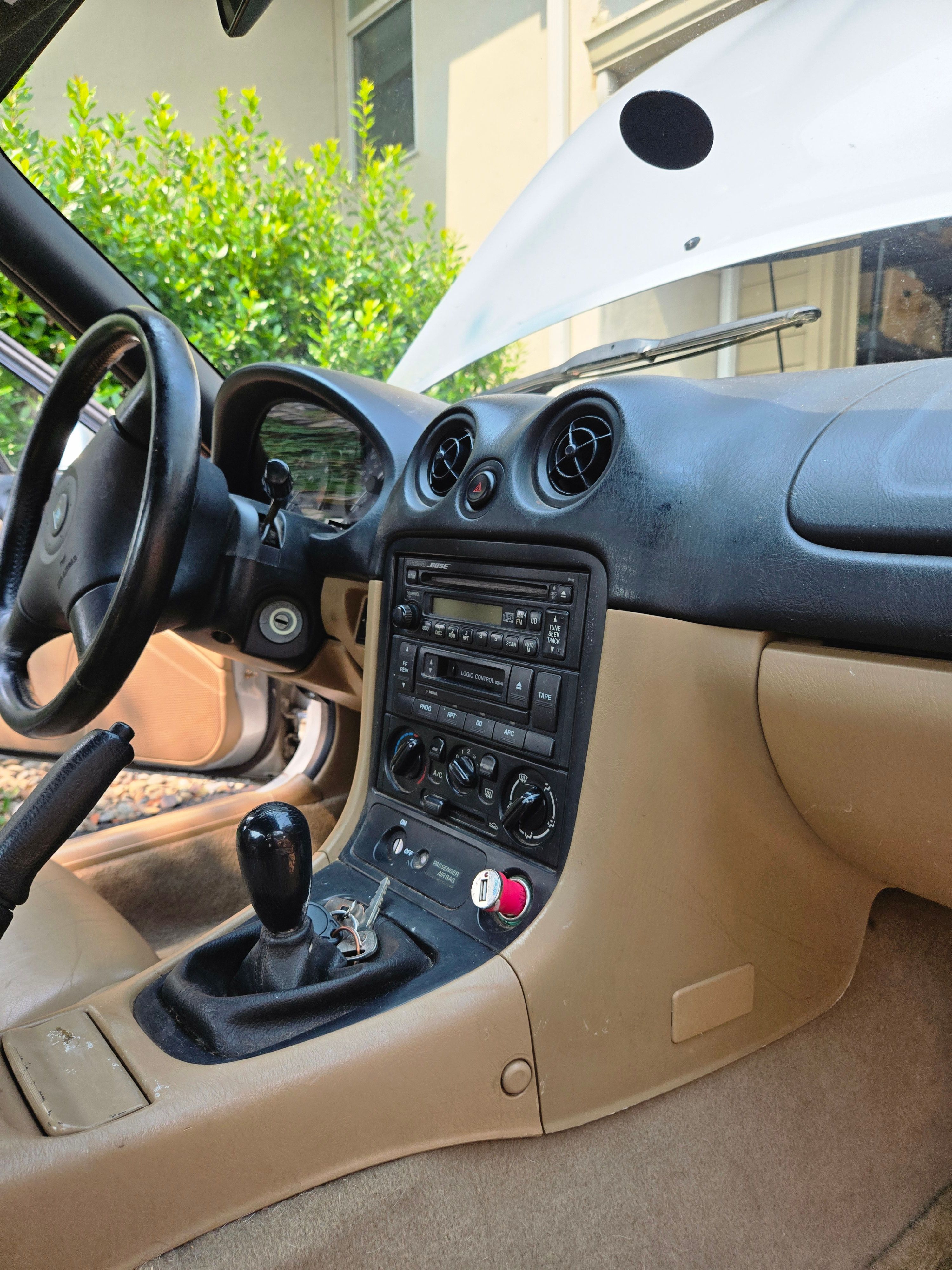 Used 1999 MAZDA MX-5 Miata RWD image 10