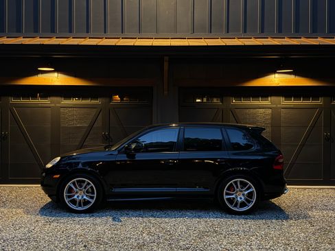 Used 2009 Porsche Cayenne GTS image 22