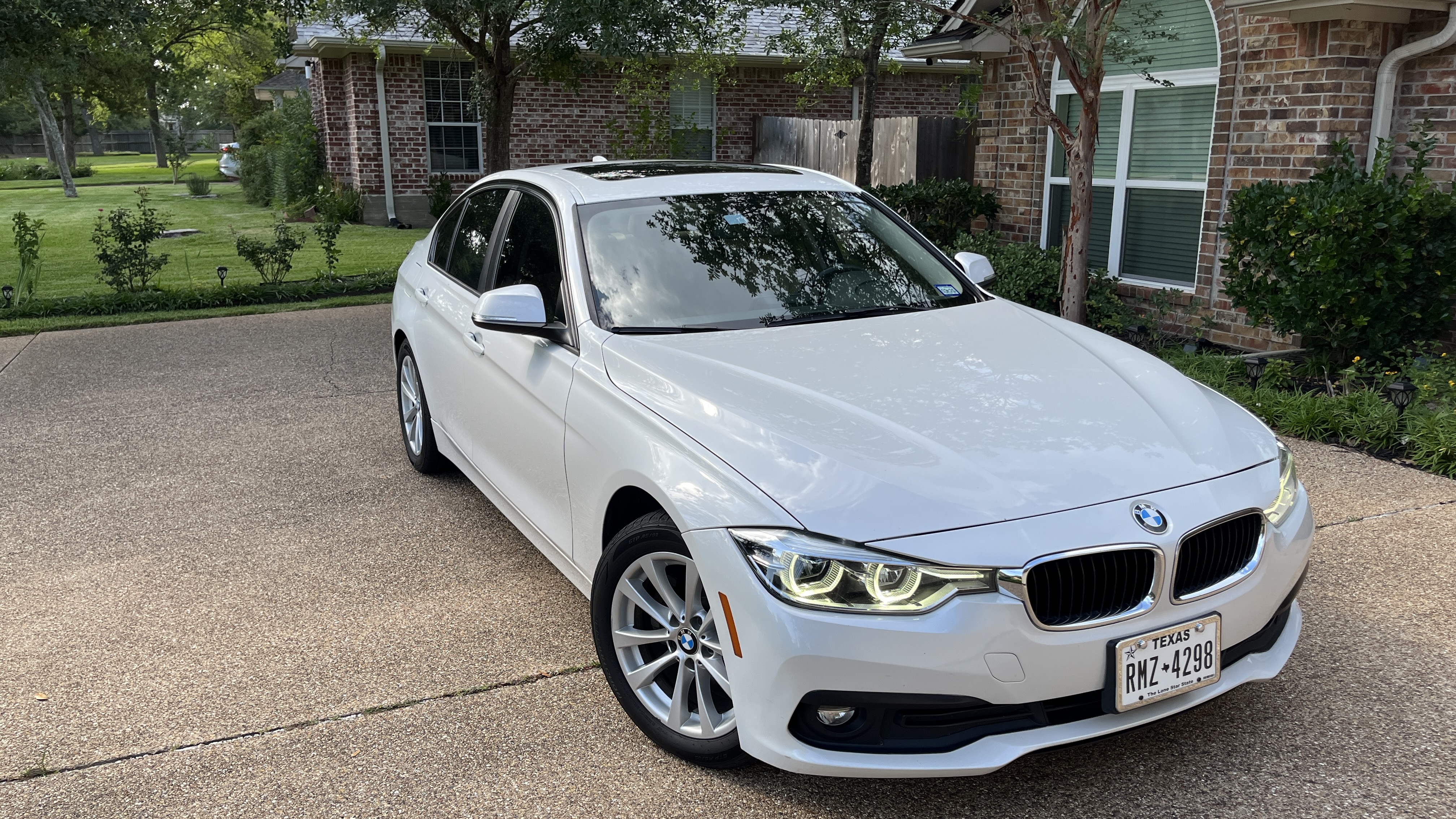 Used 2018 BMW 320i Sedan w/ Convenience Package RWD image 5