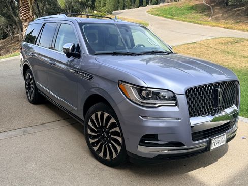 Used 2024 Lincoln Navigator Black Label image 1