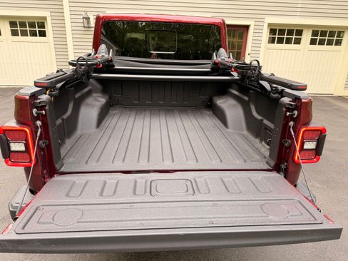 Used 2021 Jeep Gladiator Mojave AWD/4WD image 9