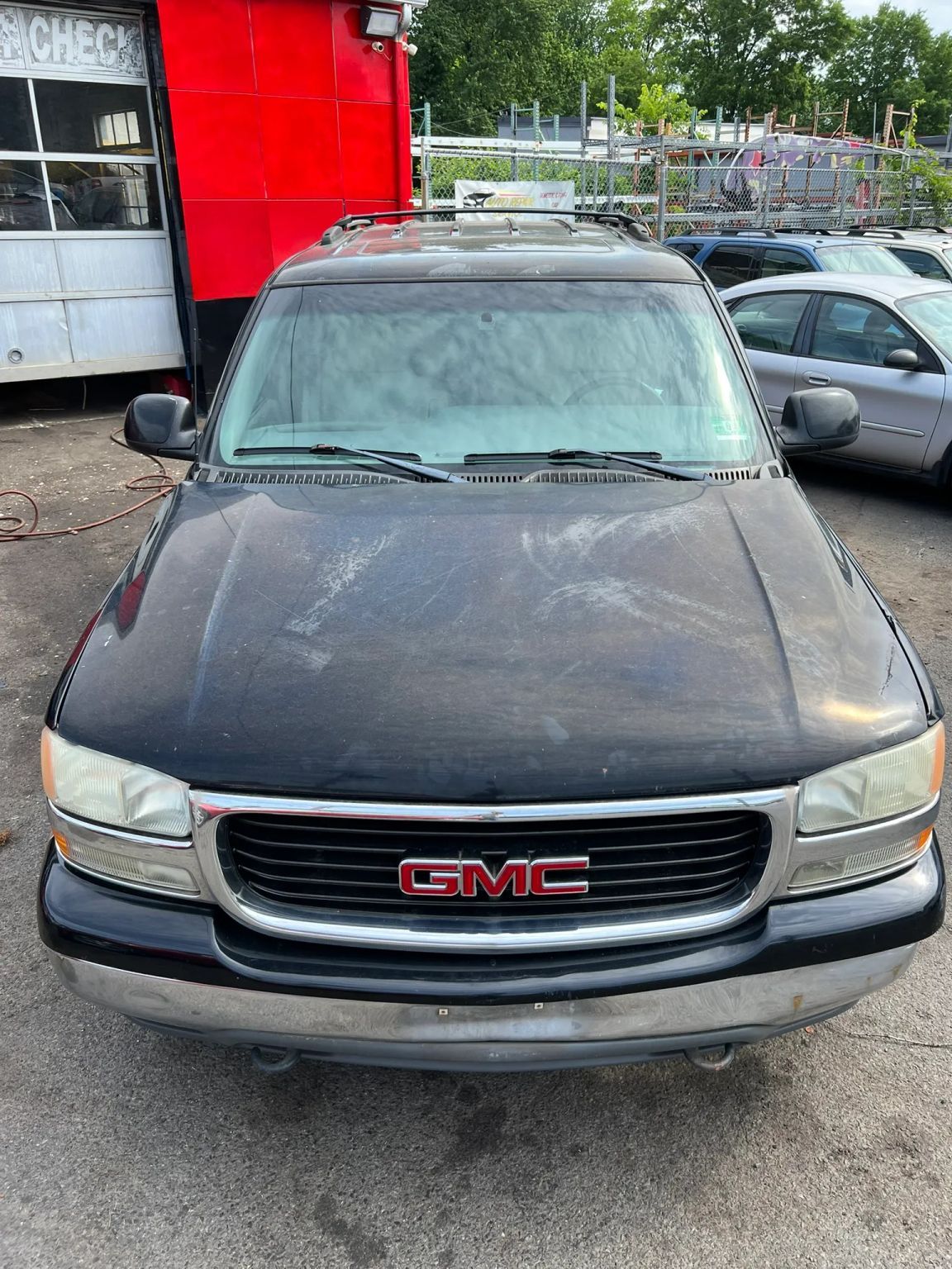 Used 2001 GMC Yukon SLT AWD/4WD image 2