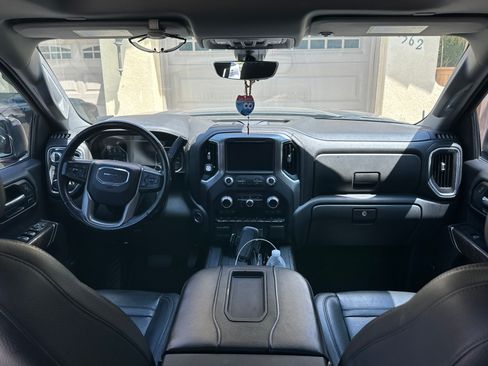 Used 2020 GMC Sierra 1500 Denali w/ Denali Ultimate Package AWD/4WD image 9
