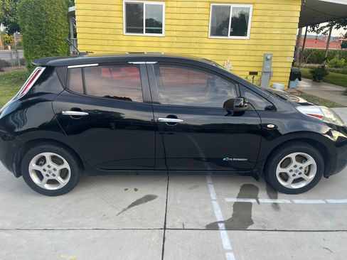 Used 2012 Nissan Leaf SL image 4