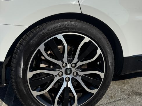 Used 2020 Land Rover Range Rover Sport HSE image 6