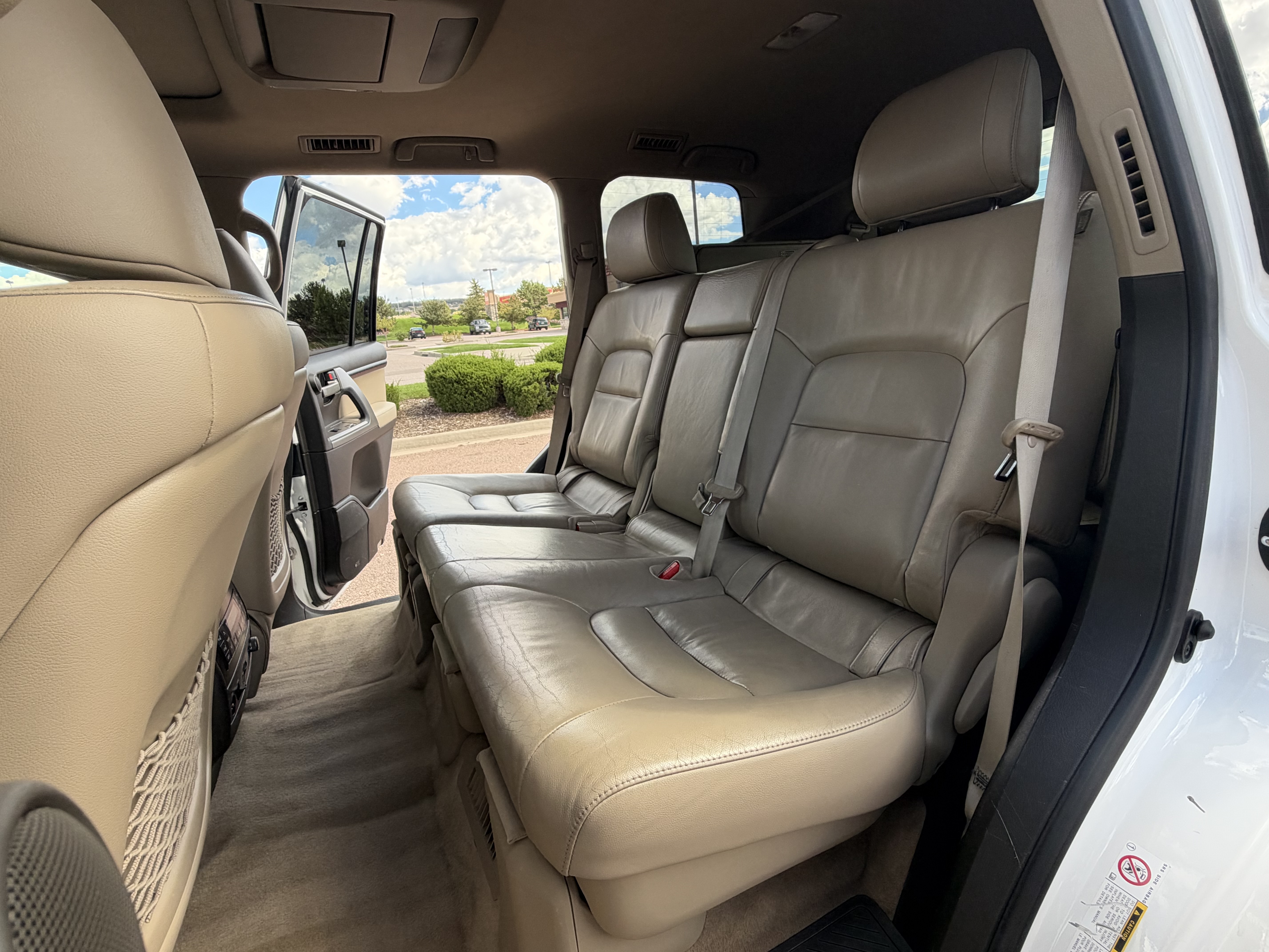 Used 2011 Toyota Land Cruiser w/ Upgrade Pkg AWD/4WD image 11