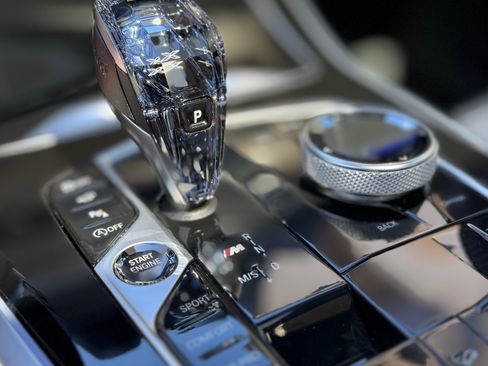 Used 2020 BMW X5 M50i w/ Executive Package image 9