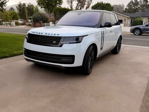 Used 2023 Land Rover Range Rover SE AWD/4WD image 1