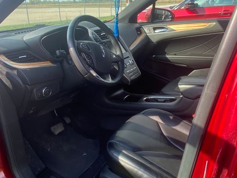 Used 2015 Lincoln MKC FWD w/ Equipment Group 101A Select image 8