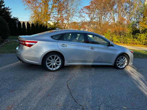 Used 2014 Toyota Avalon Limited image 12