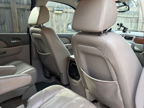 Used 2007 GMC Yukon XL SLT w/ SLT Preferred Equipment Group image 19