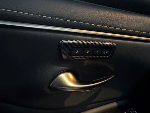 Used 2025 Lexus ES 350 w/ Premium Package FWD image 13