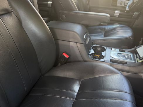 Used 2016 Land Rover LR4 HSE Silver Edition image 9