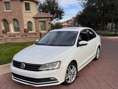 Used 2017 Volkswagen Jetta SEL image 1