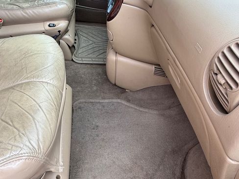 Used 2000 Chrysler Town & Country LXi image 15