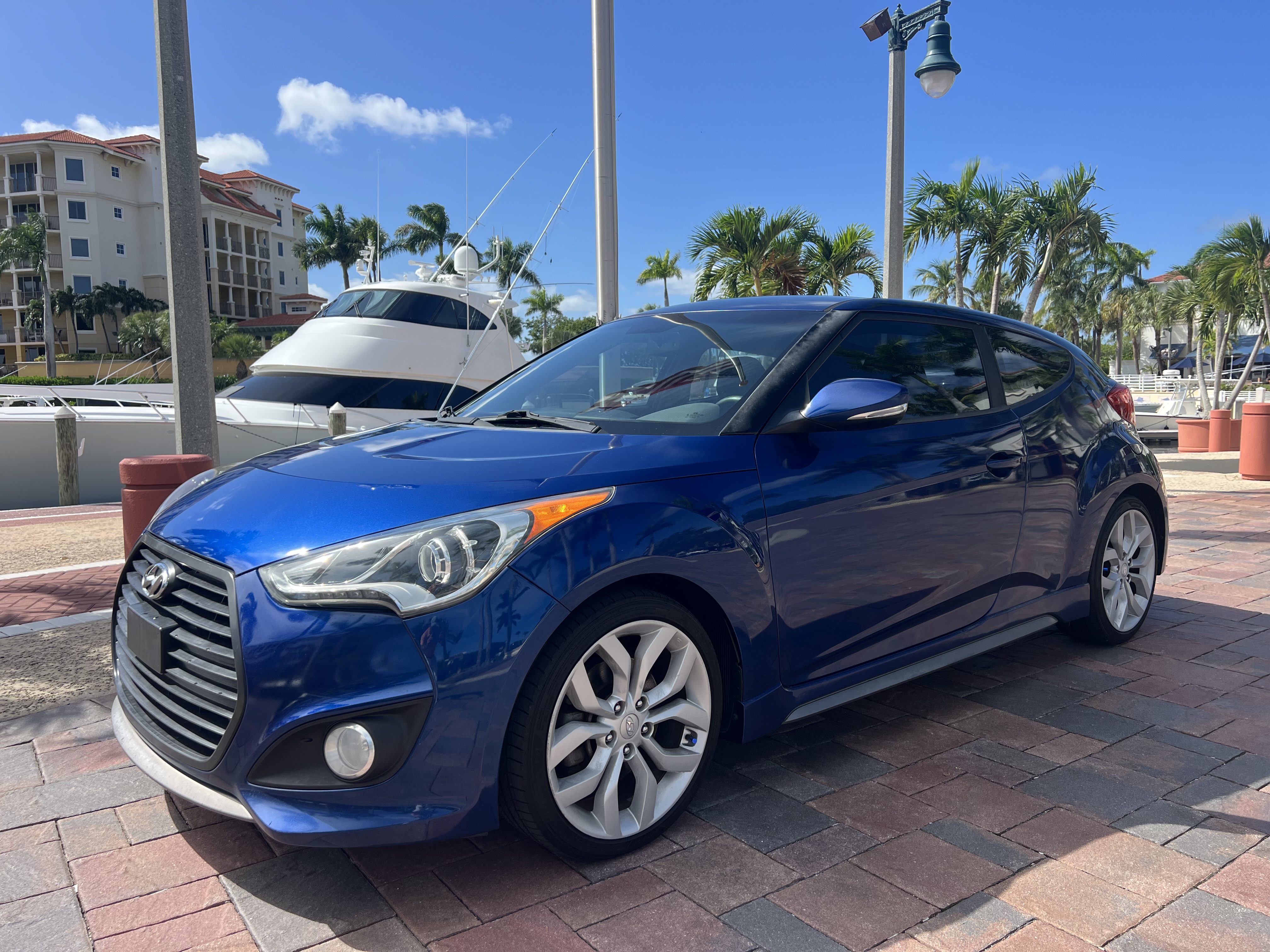 Used 2016 Hyundai Veloster Turbo FWD image 5