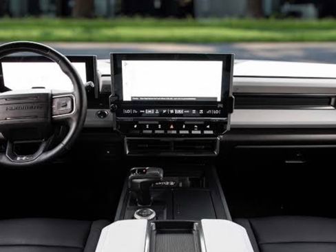 Used 2024 GMC Hummer EV 3X w/ LPO, Illumination Package AWD/4WD image 14