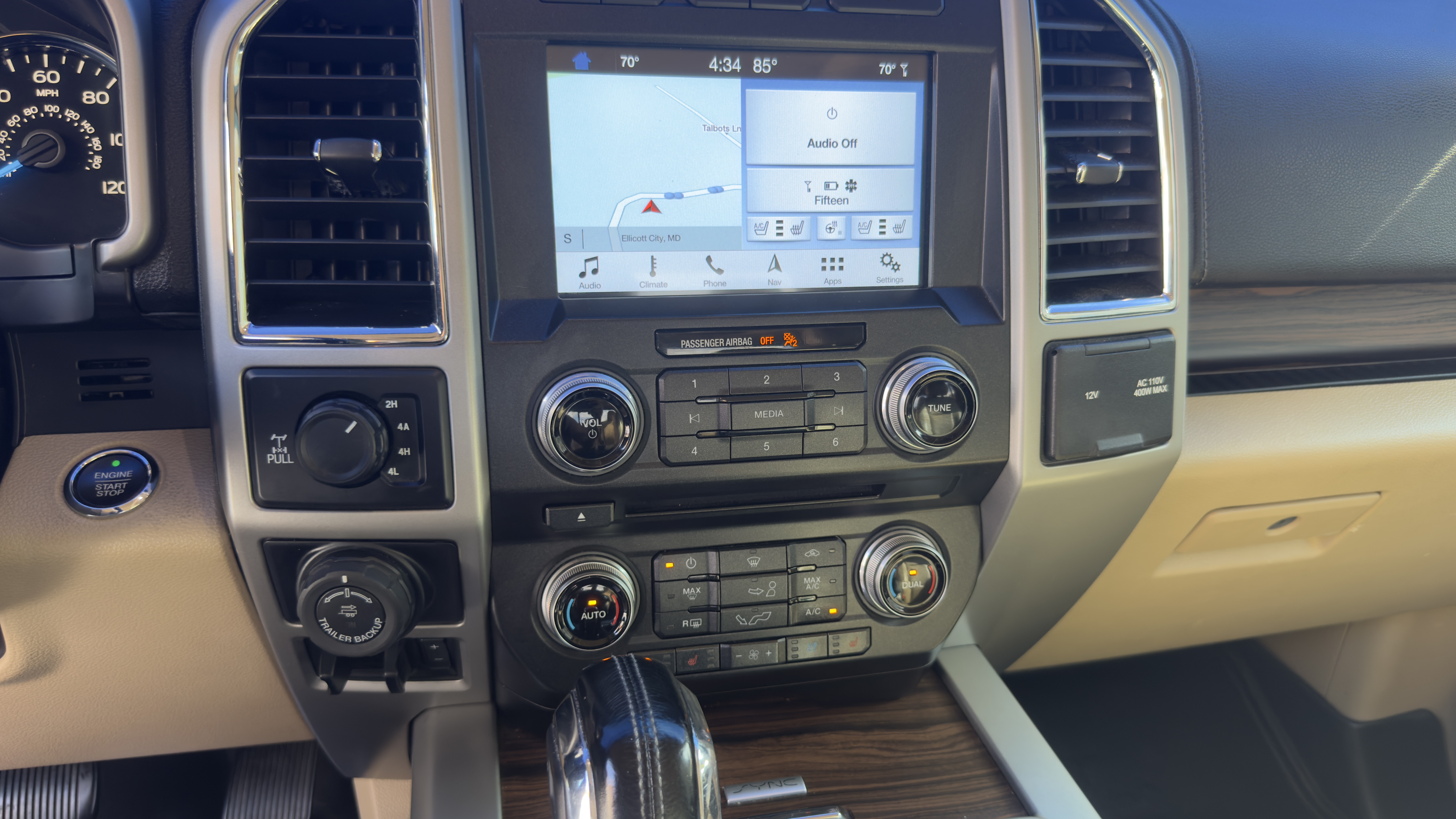 Used 2017 Ford F150 Lariat w/ Equipment Group 502A Luxury AWD/4WD image 8