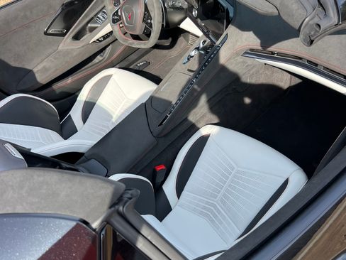 Used 2023 Chevrolet Corvette Stingray Premium Conv w/ Z51 Performance Package image 12