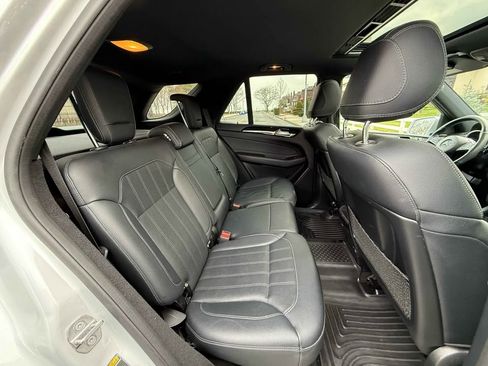 Used 2019 Mercedes-Benz GLE 400 400 4MATIC Sport Utility 4D image 8