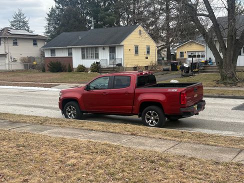 Used 2016 Chevrolet Colorado Z71 image 2