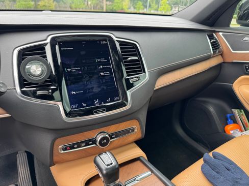 Used 2017 Volvo XC90 T6 Inscription w/ Vision Package AWD/4WD image 10