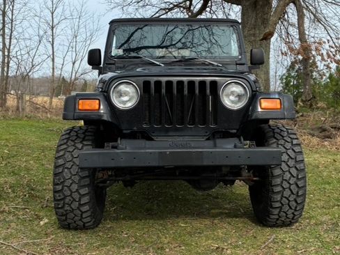 Used 2005 Jeep Wrangler Unlimited AWD/4WD image 2