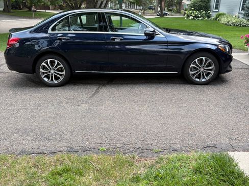 Used 2016 Mercedes-Benz C 300 4MATIC Sedan image 5