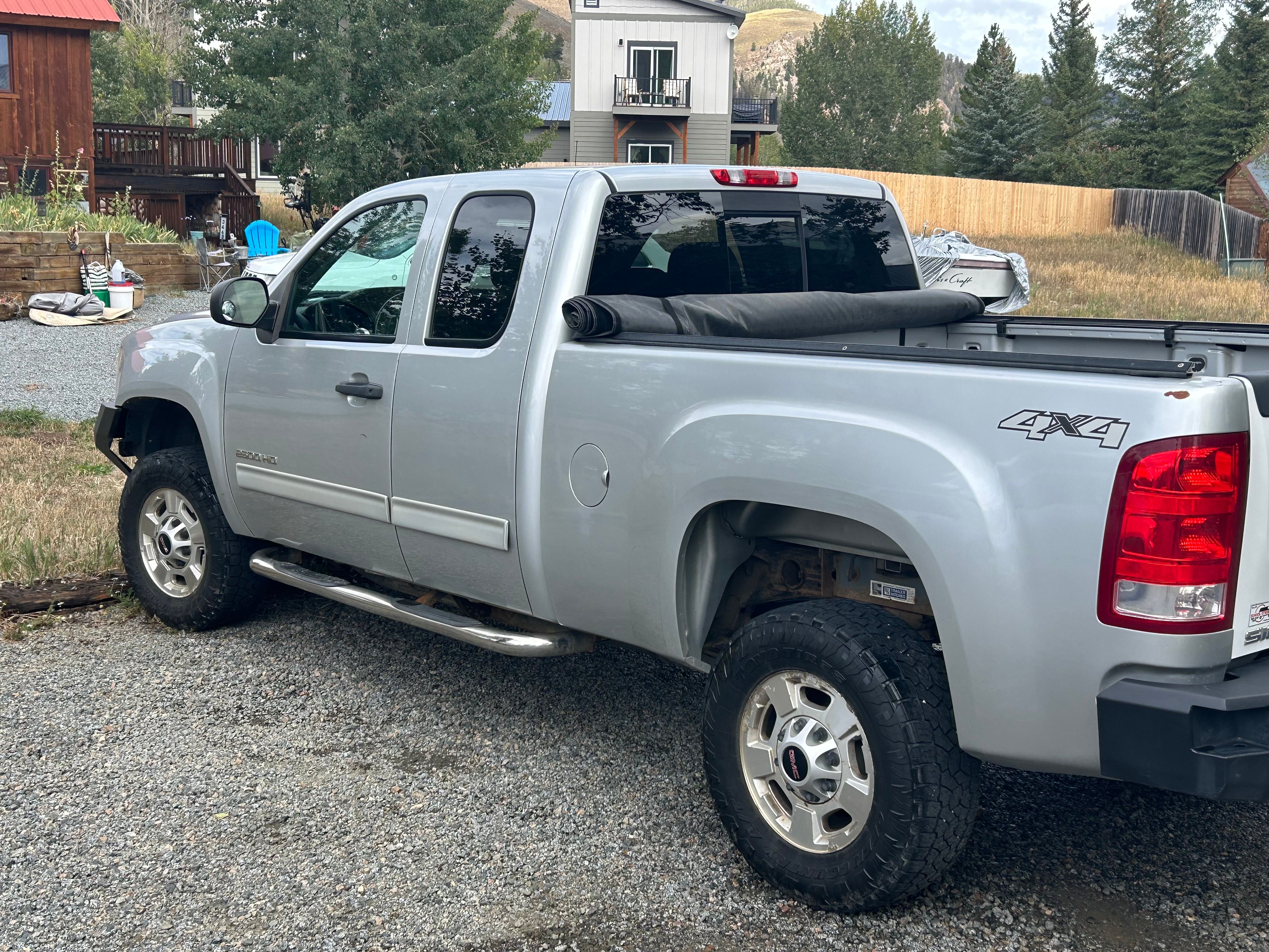 Used 2012 GMC Sierra 2500 SLE w/ SLE Preferred Package AWD/4WD image 6