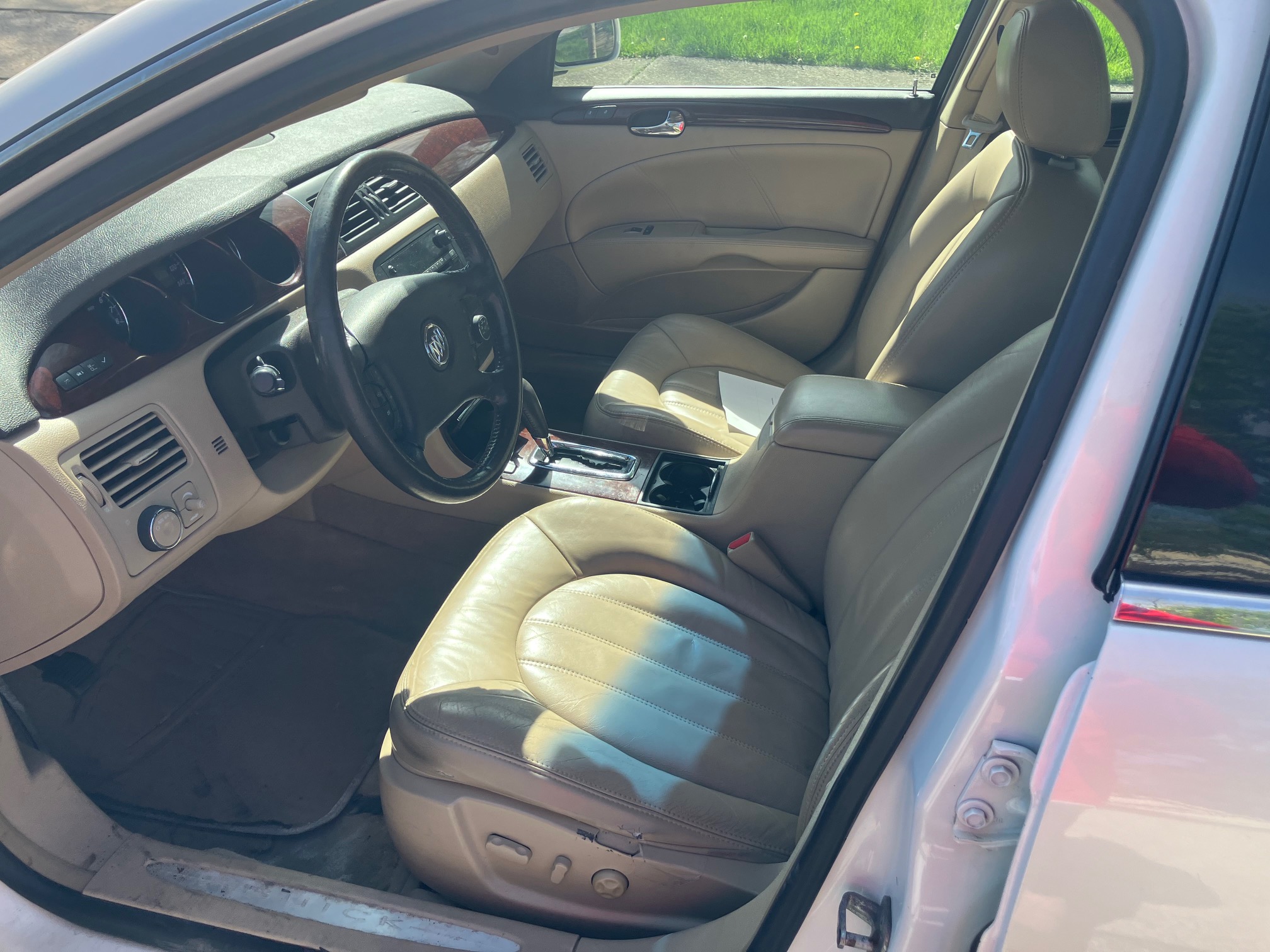 Used 2008 Buick Lucerne CXL w/ Driver Confidence Package FWD image 3