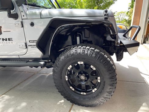 Used 2014 Jeep Wrangler Unlimited Sport w/ Quick Order Package 24S AWD/4WD image 10