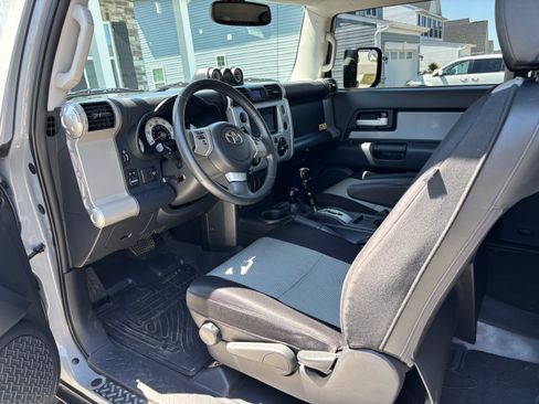 Used 2013 Toyota FJ Cruiser 4WD w/ Trail Teams Special Edition image 12