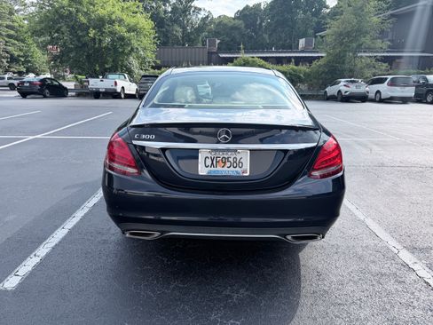 Used 2017 Mercedes-Benz C 300 Sedan image 5