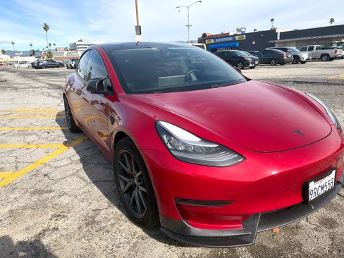 Used 2020 Tesla Model 3 Standard Range Plus image 1
