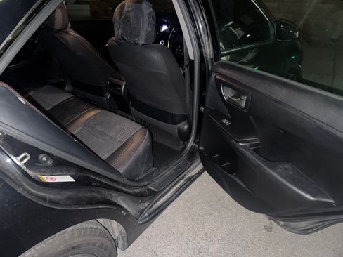 Used 2015 Toyota Camry SE image 10