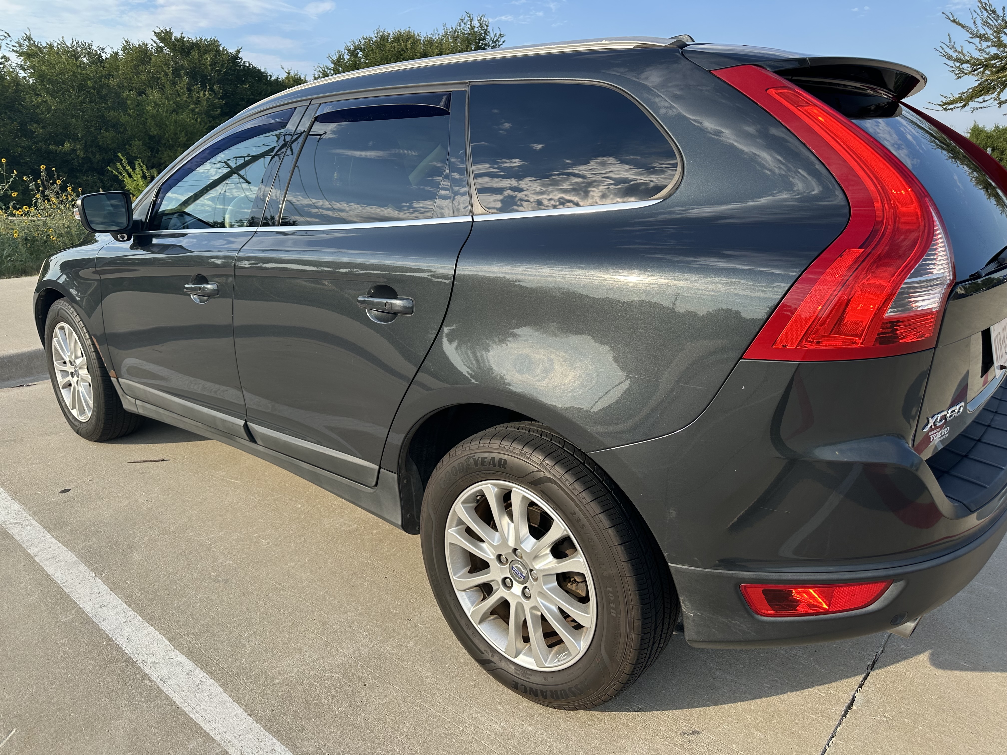 Used 2010 Volvo XC60 T6 R-Design AWD/4WD image 4