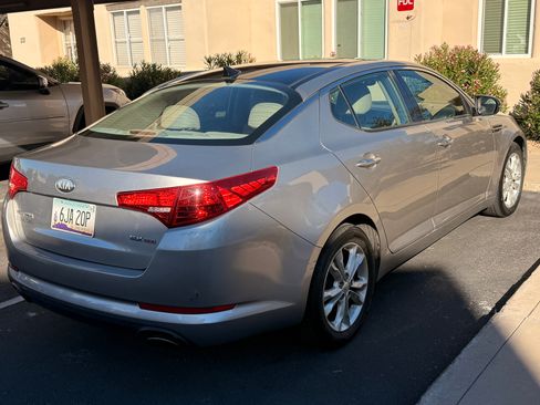 Used 2013 Kia Optima EX w/ Premium Pkg image 4