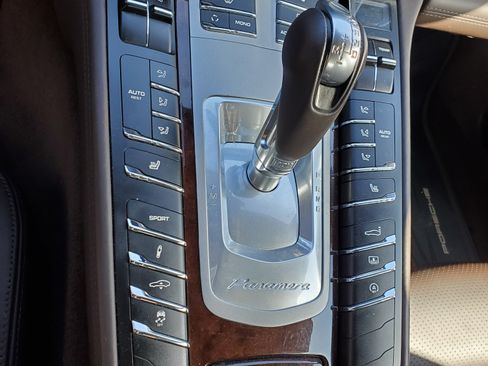 Used 2010 Porsche Panamera 4S image 32