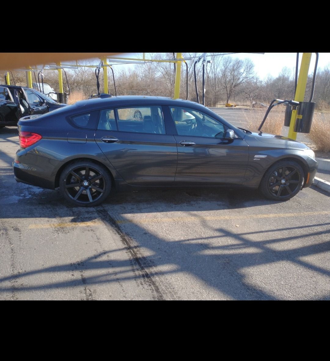 Used 2011 BMW 550i Gran Turismo xDrive AWD/4WD image 2