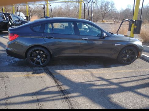 Used 2011 BMW 550i Gran Turismo xDrive image 2