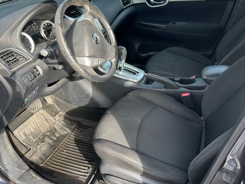 Used 2013 Nissan Sentra SR w/ Premium Pkg image 6