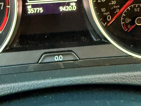 Used 2020 Volkswagen Golf 4-Door image 8