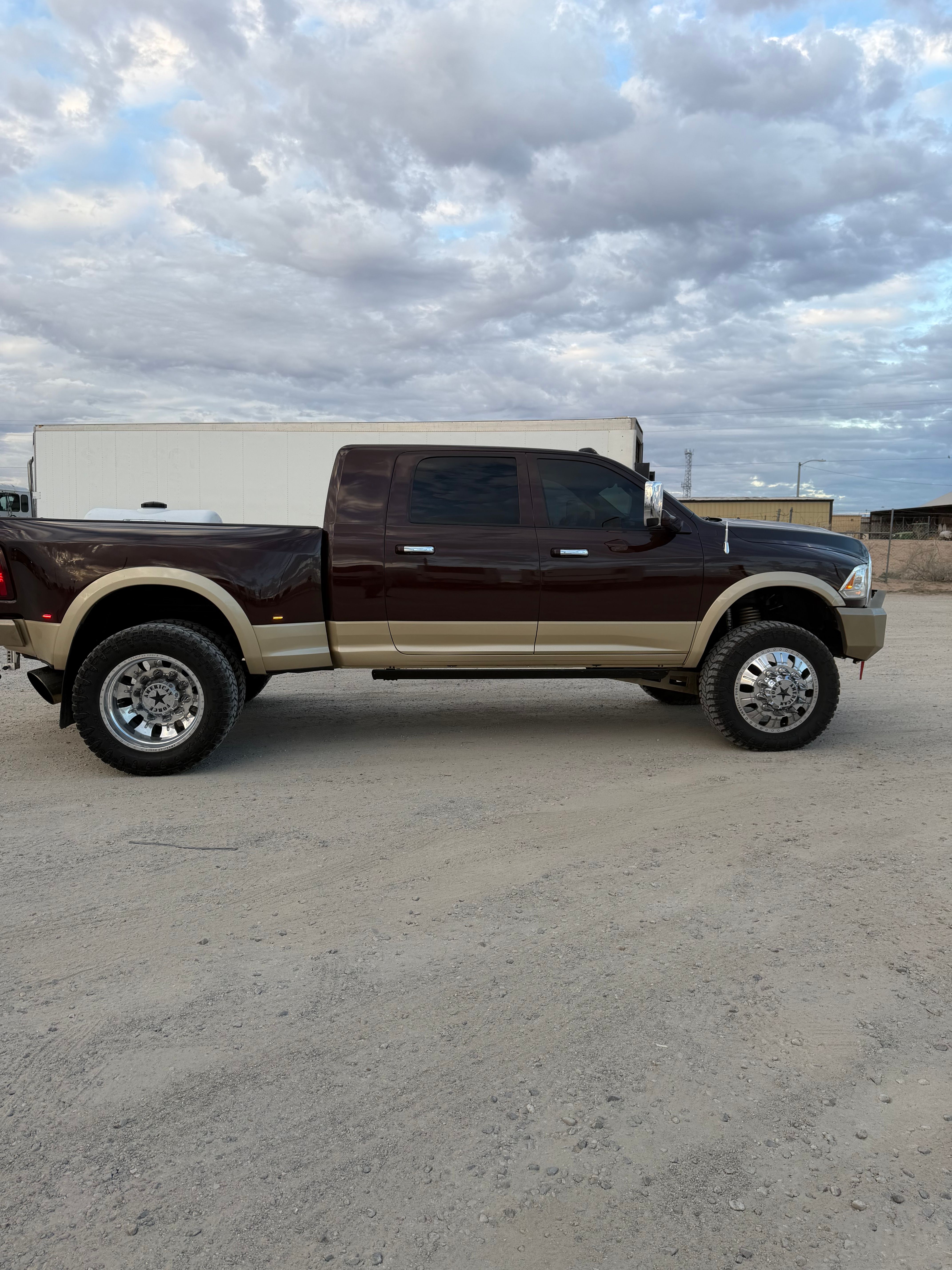 Used 2015 RAM 3500 Laramie Longhorn w/ Convenience Group AWD/4WD image 8