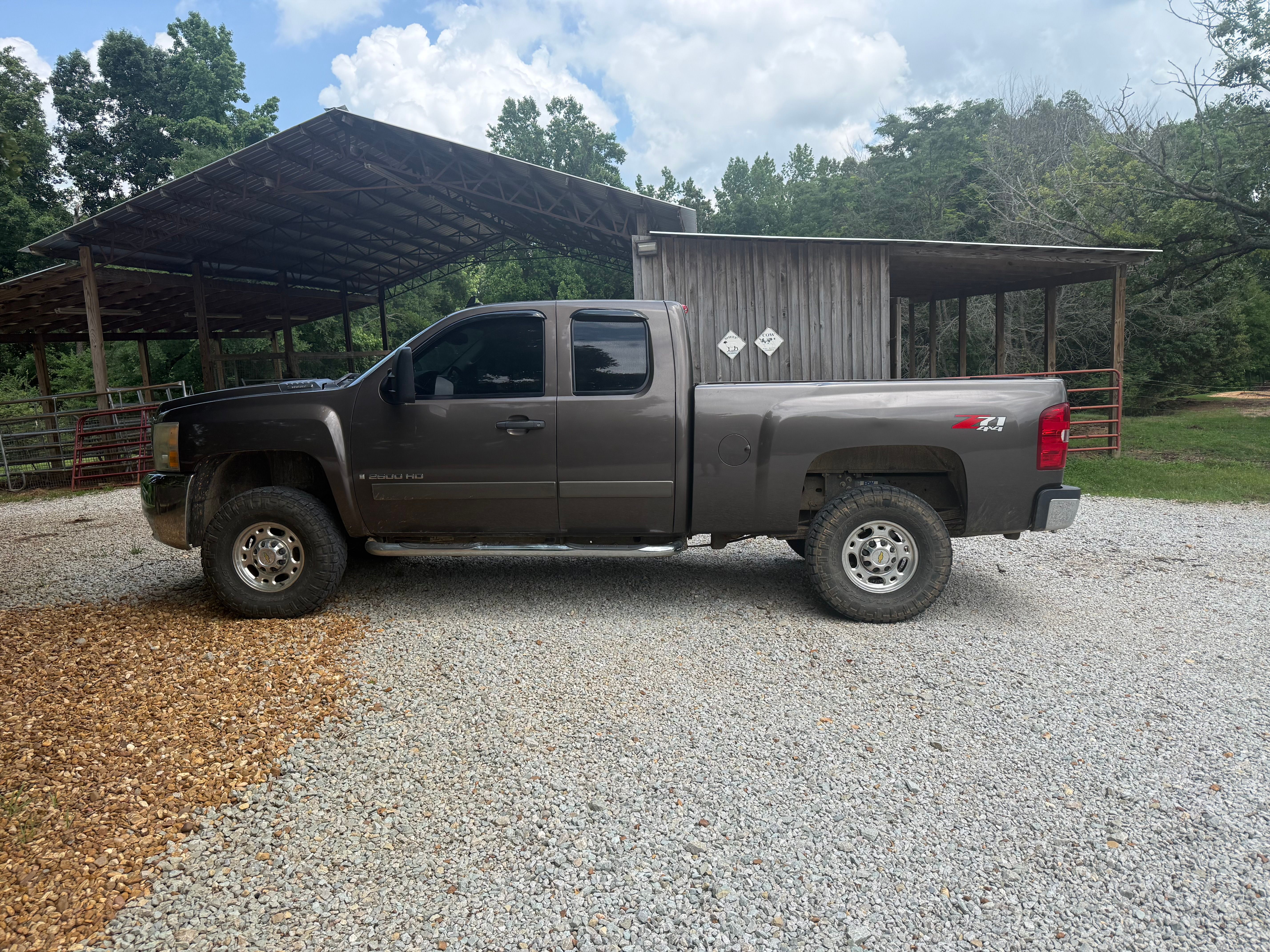 Used 2007 Chevrolet Silverado 2500 LT w/ 1LT Convenience Package AWD/4WD image 1