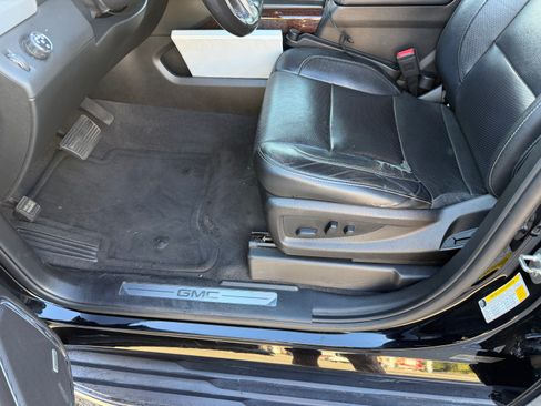 Used 2019 GMC Yukon XL SLT RWD image 5