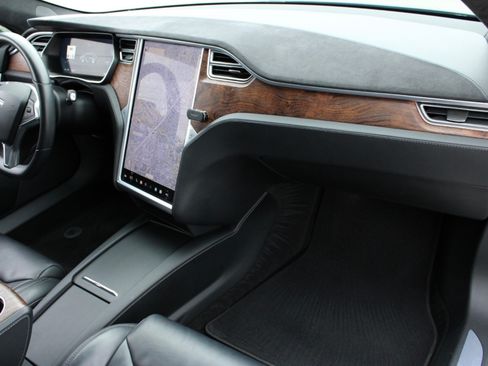 Used 2017 Tesla Model S 75D image 4