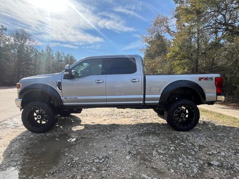 Used 2020 Ford F250 XLT w/ XLT Premium Package image 13