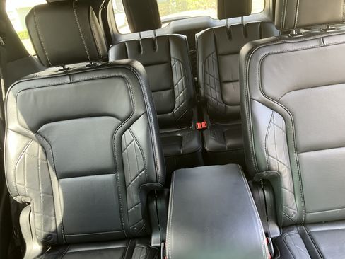 Used 2016 Ford Explorer Platinum image 13