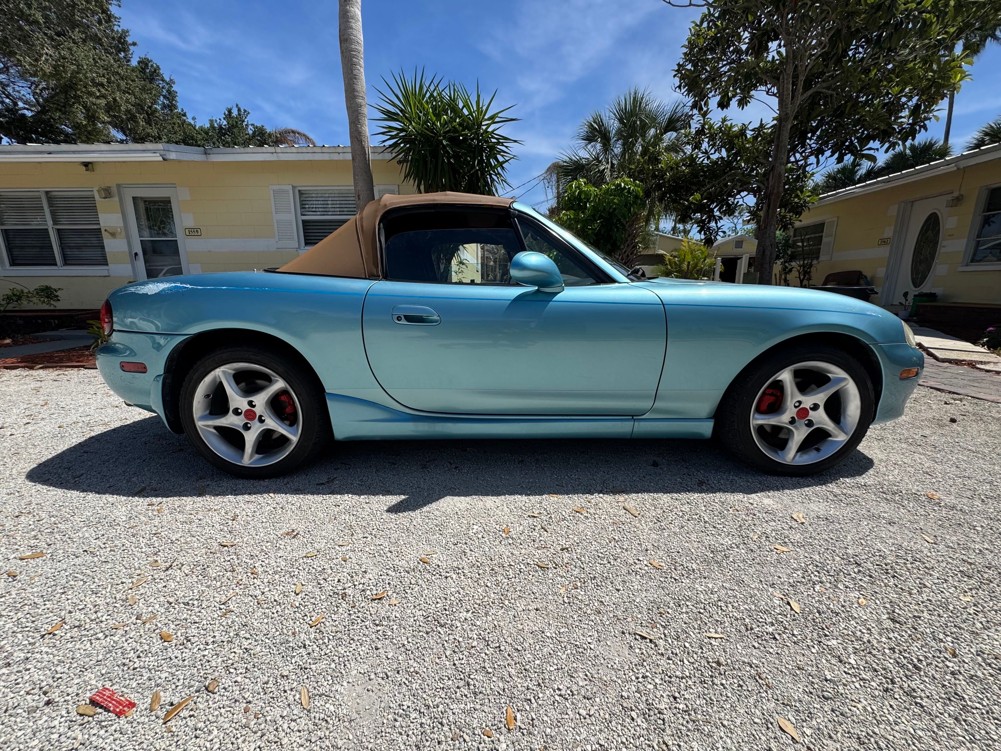 Used 2002 MAZDA MX-5 Miata LS RWD image 5